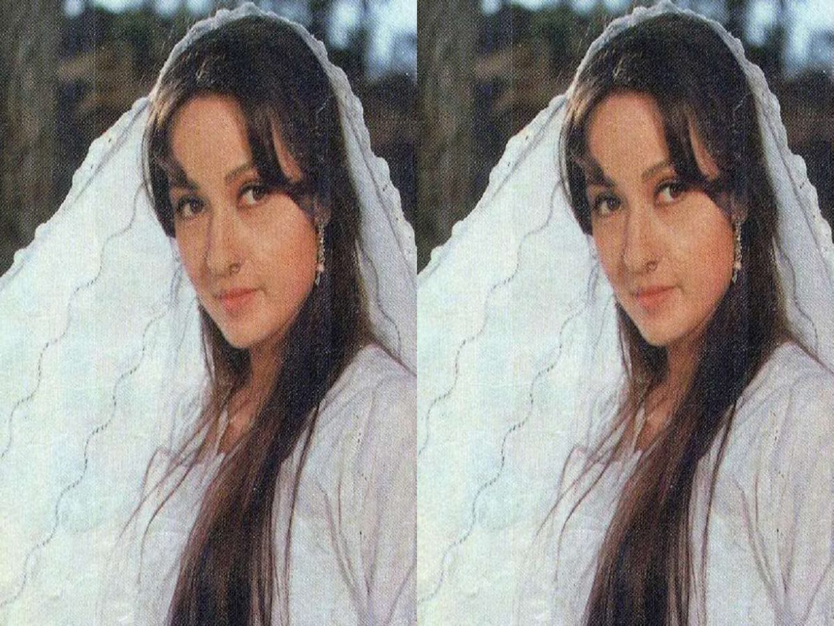 Zeba Bakhtiar and Rishi Kapoor in a memorable scene from the film 'Hina', marking her significant entry into Bollywood.