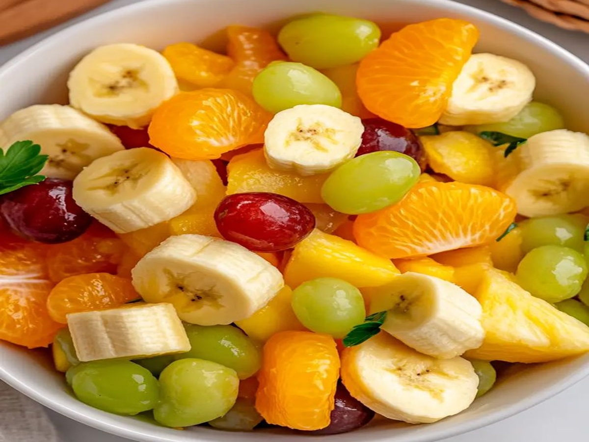 Fruits like Apples & Bananas