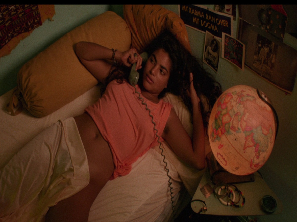 Denzel Washington and Sarita Choudhury in a passionate moment from Mississippi Masala