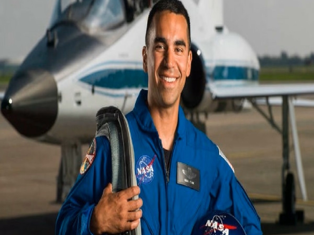Commanding the Stars