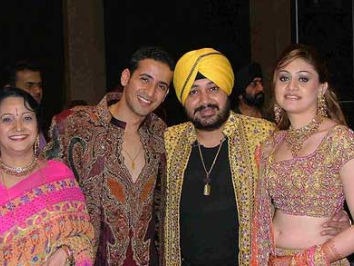 Shefali Jariwala With Harmeet Singh And Daler Mehndi