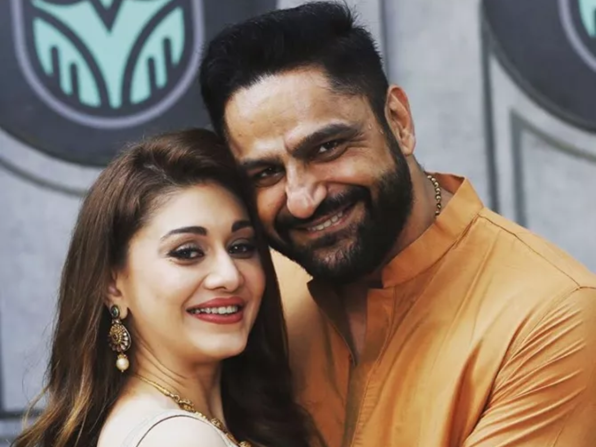 Shefali And Parag's Warm Embrace