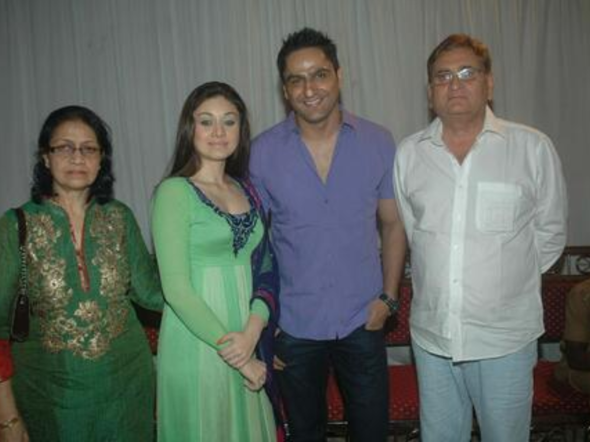 Shefali Jariwala And Parag Tyagi With Family