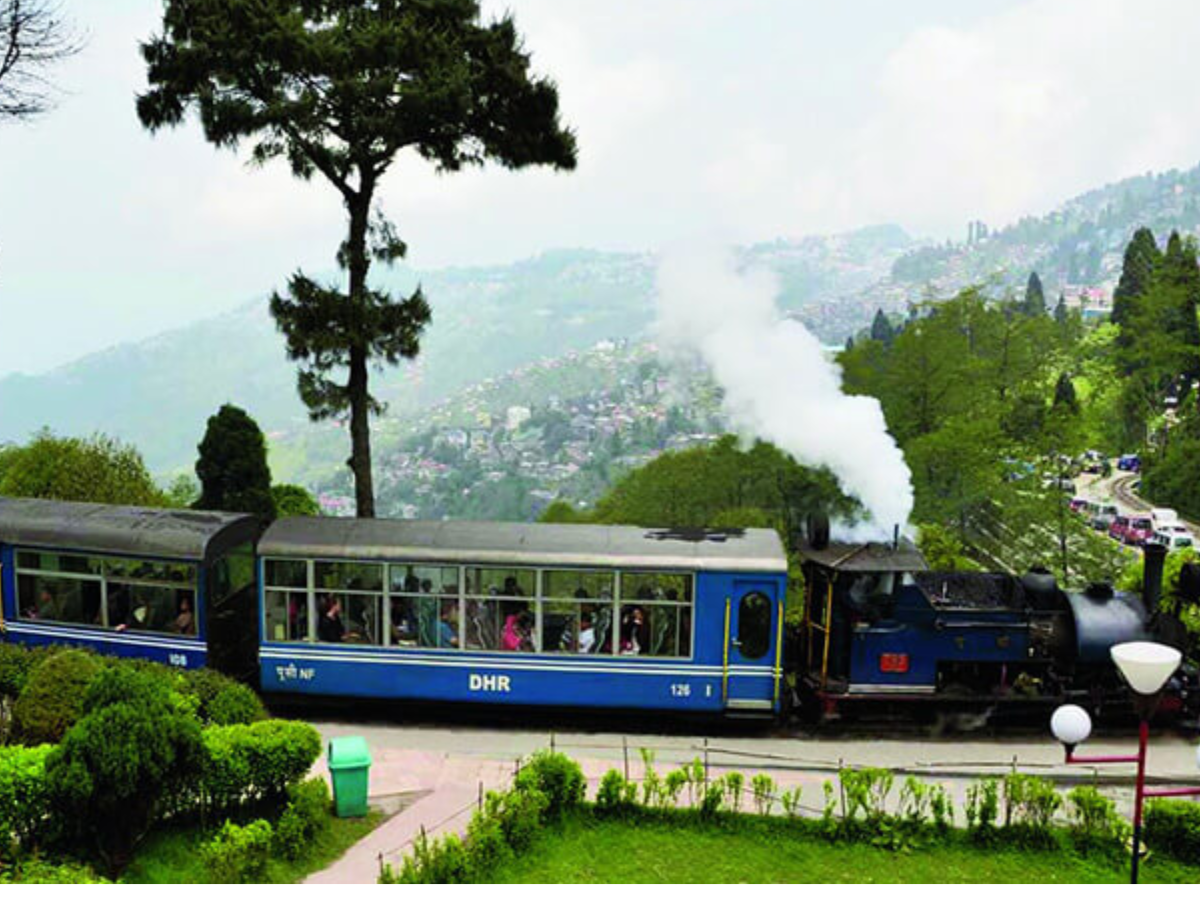 Darjeeling to Ghum (Darjeeling Himalayan Railway)