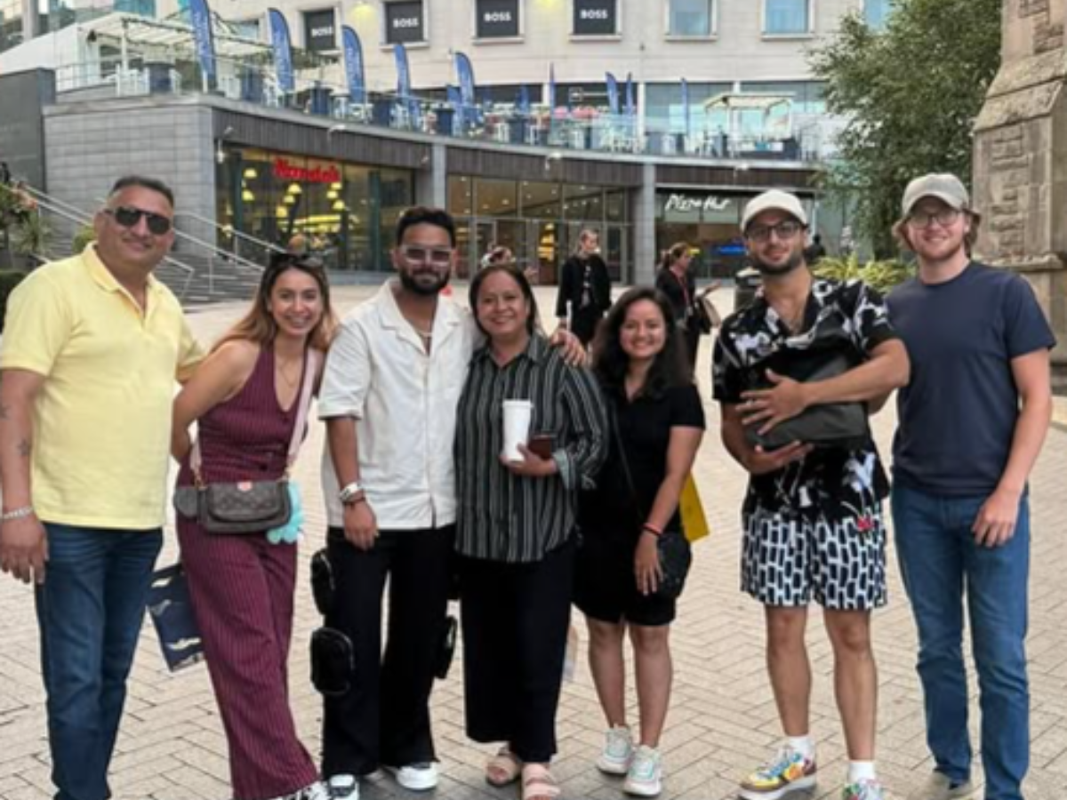 A sweet family selfie before the big game!
