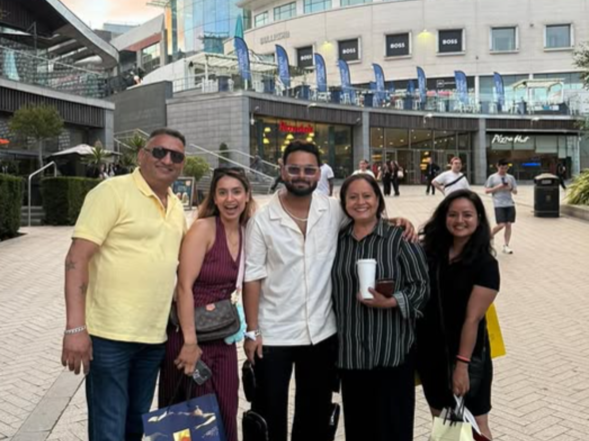 A quiet coffee moment for the Indian star.