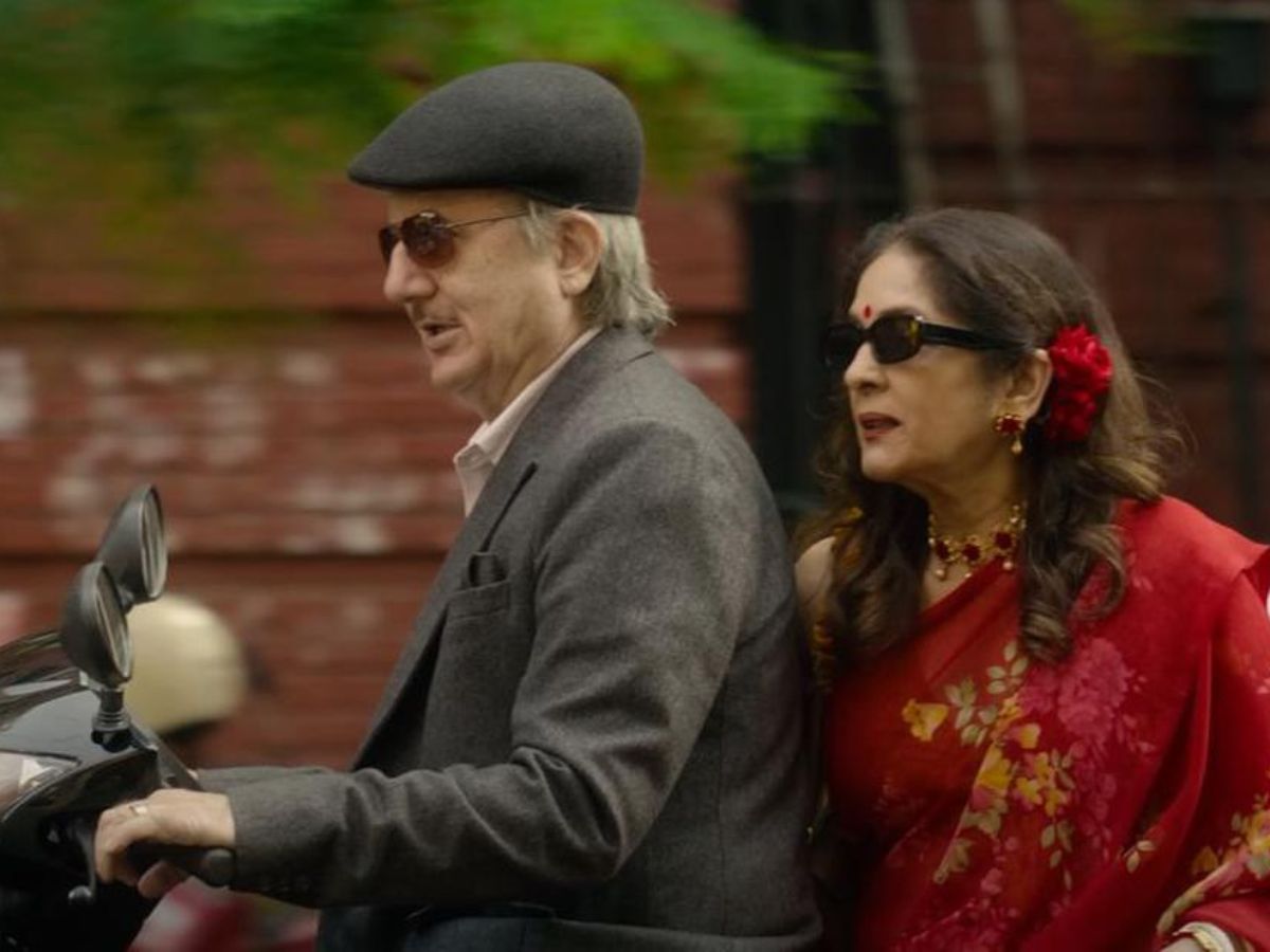 Anupam Kher And Neena Gupta In Metro..In Dino