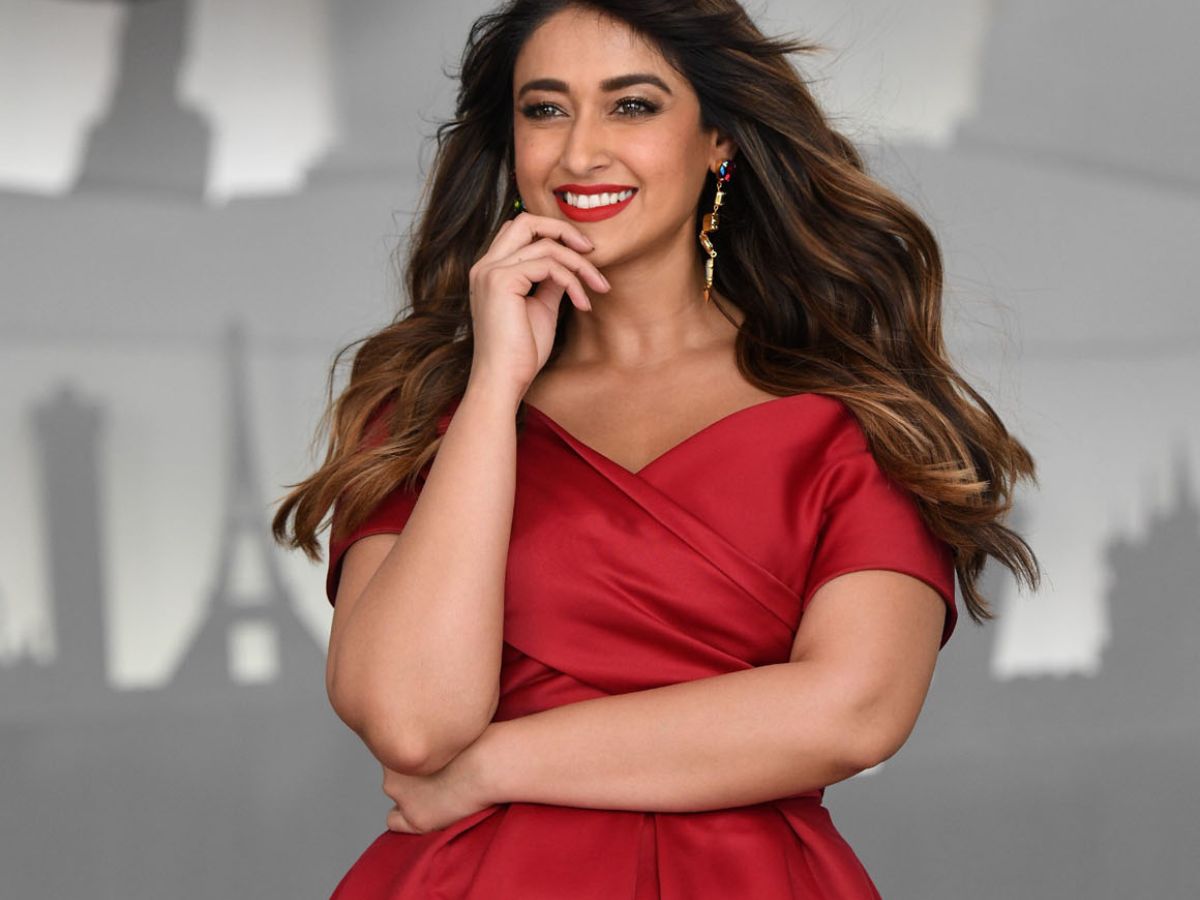 Red heat by the shore