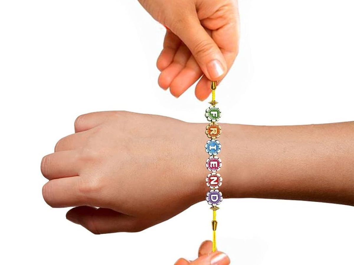 The friendship bracelet gift trick