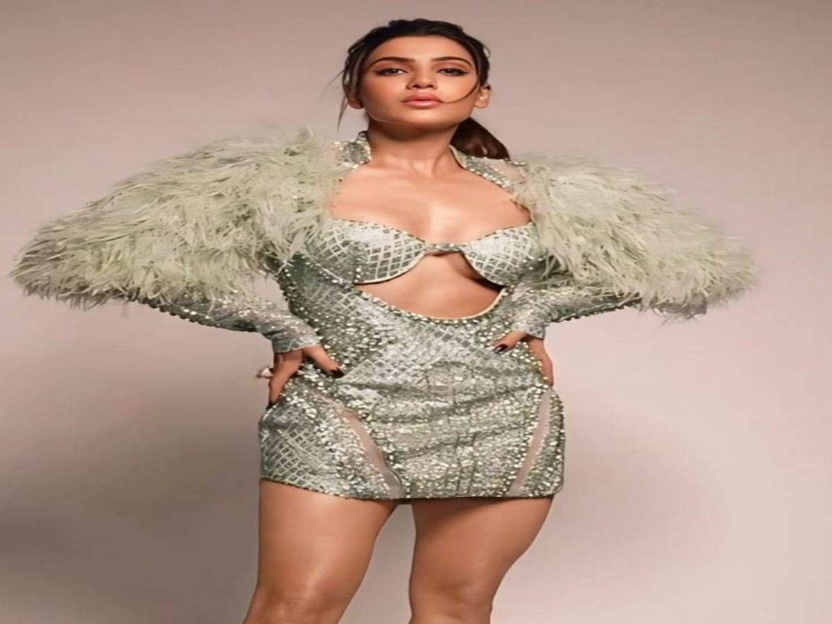 Samantha in a Daring Edgy Glam Outfit for a Fashion Event