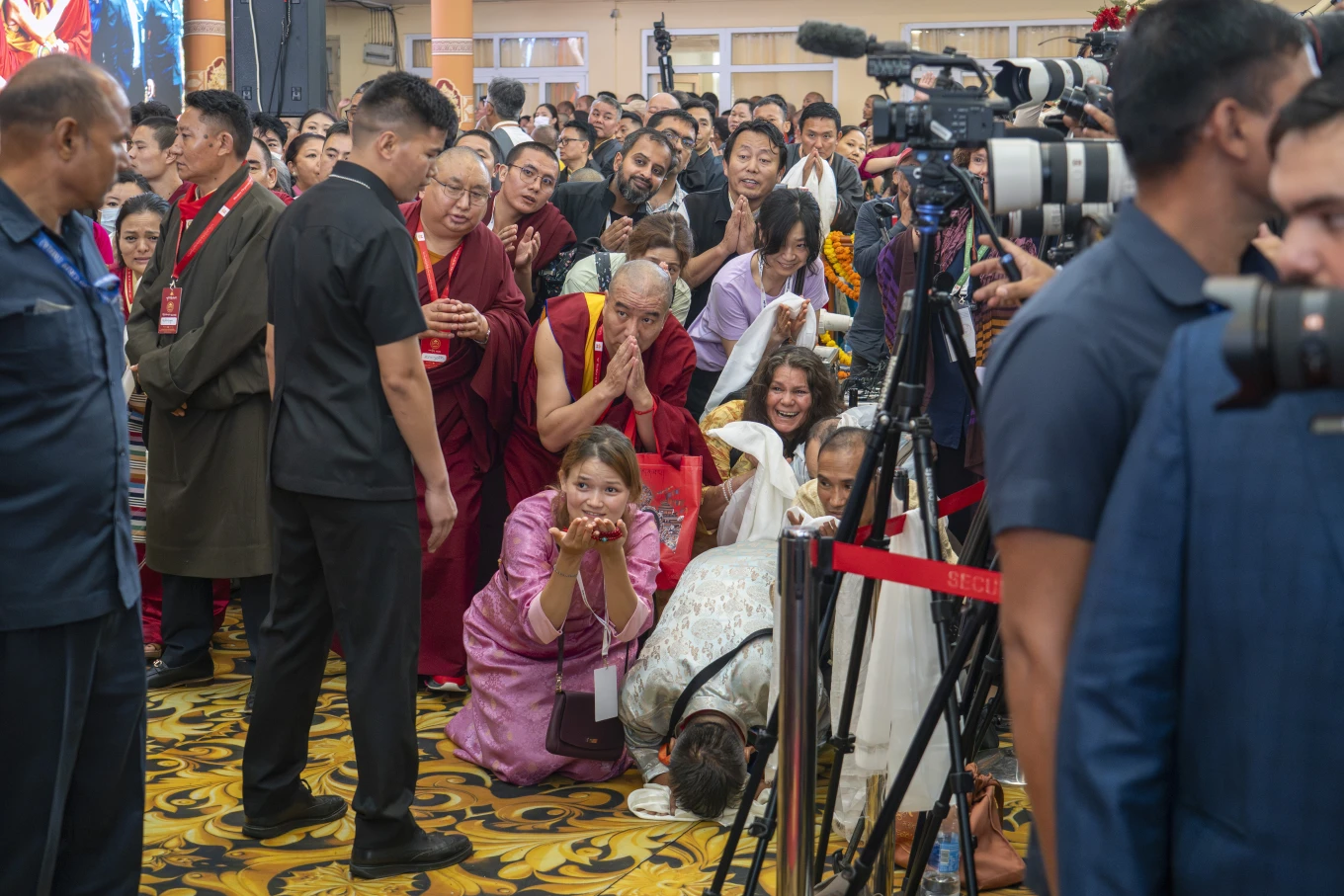 Devotees Greet Tibetan Spiritual Leader The Dalai Lama