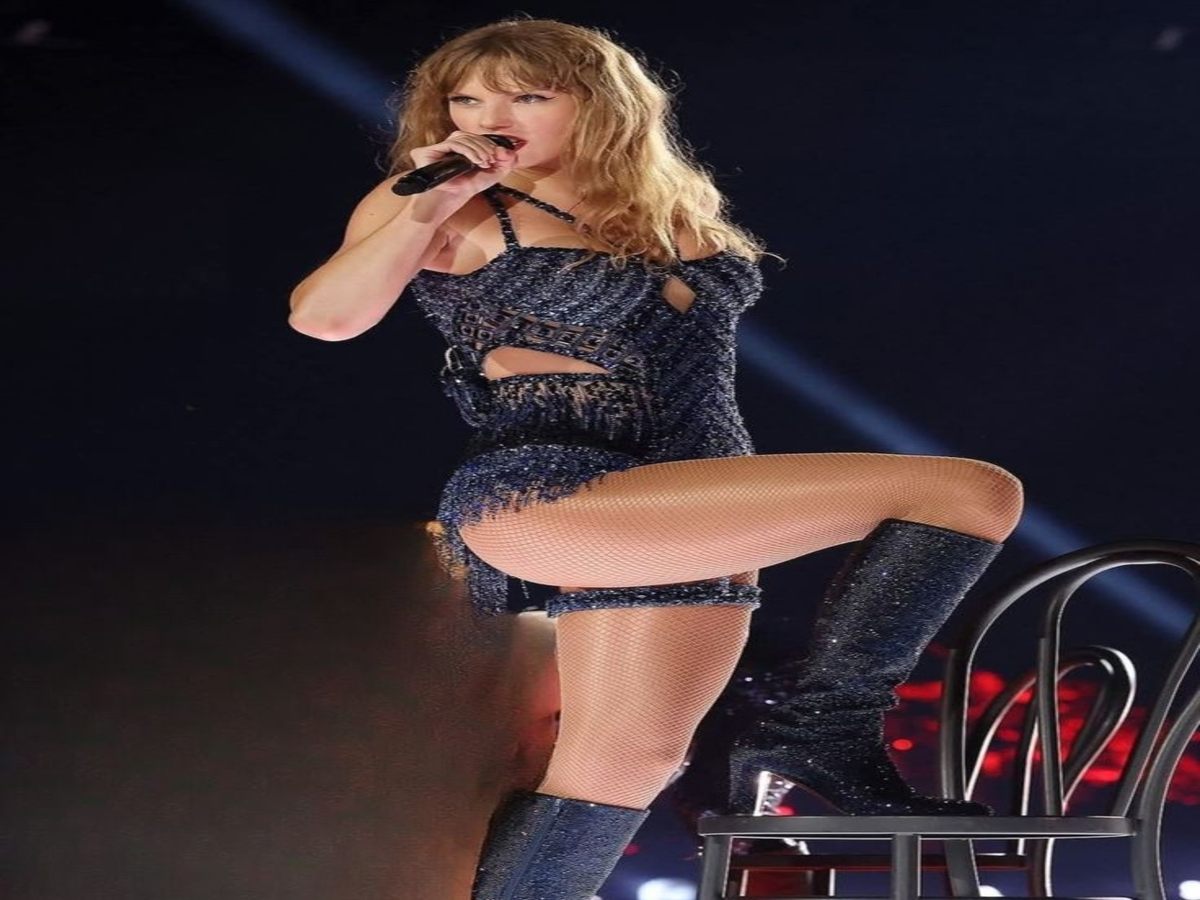 Taylor Swift in a Dazzling Performance Outfit on Stage