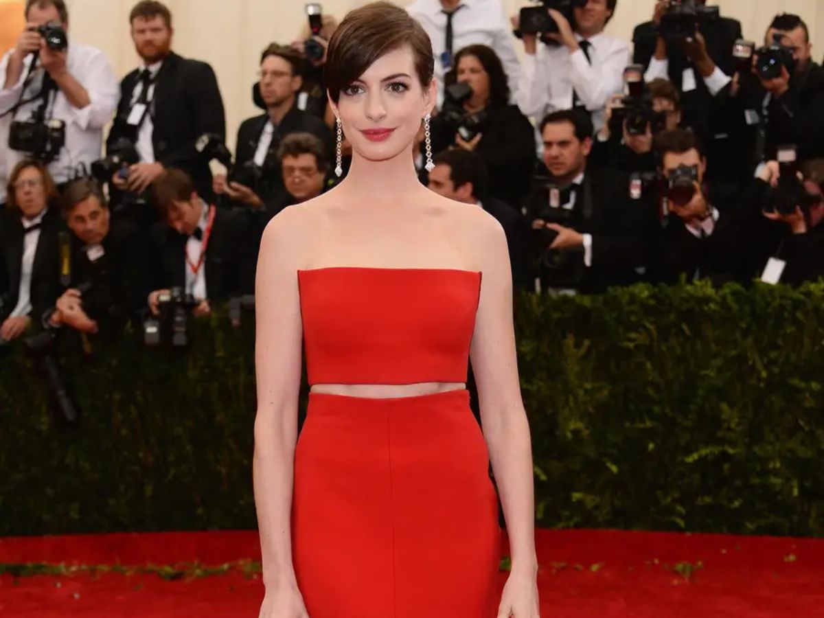 Anne Hathaway at the 2014 Met Gala