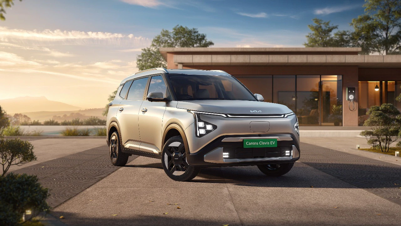 Kia Carens Clavis EV variant pricing details