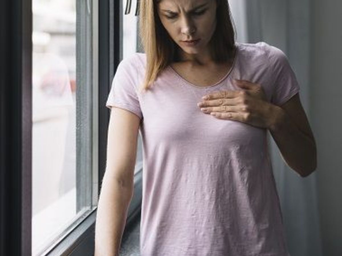 Unusual Lump? Nipple Niggles? When to DM Your Doctor About Boob Concerns