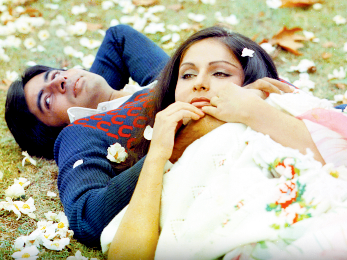 Kabhi Kabhie (1976)