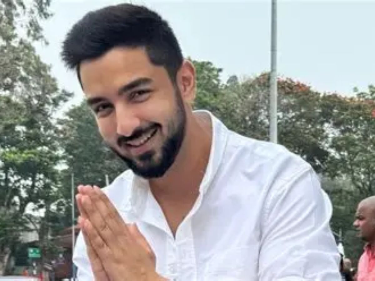 Rohit Suchanti as Angad Virani