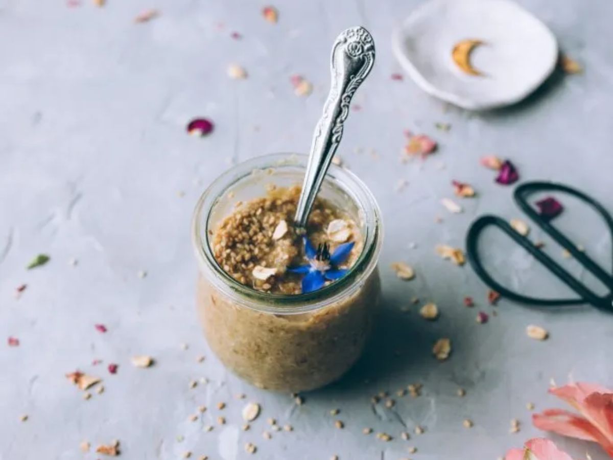 Honey and Oatmeal Scrub