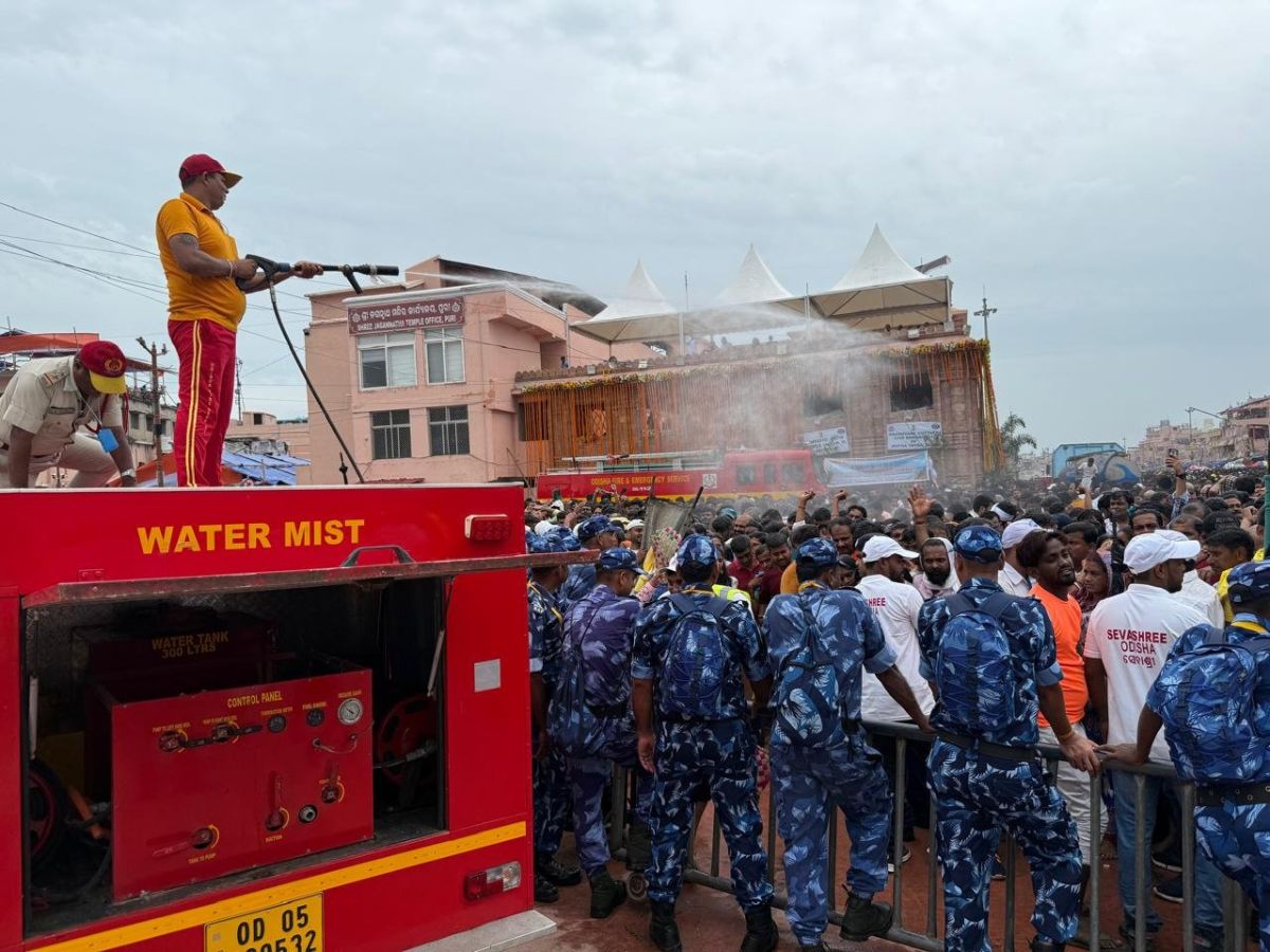 Water Mist Thrown On The Devotees