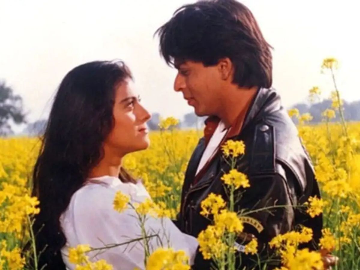 Bade Bade Shehron Mein- Dilwale Dulhania le Jayenge (1995)