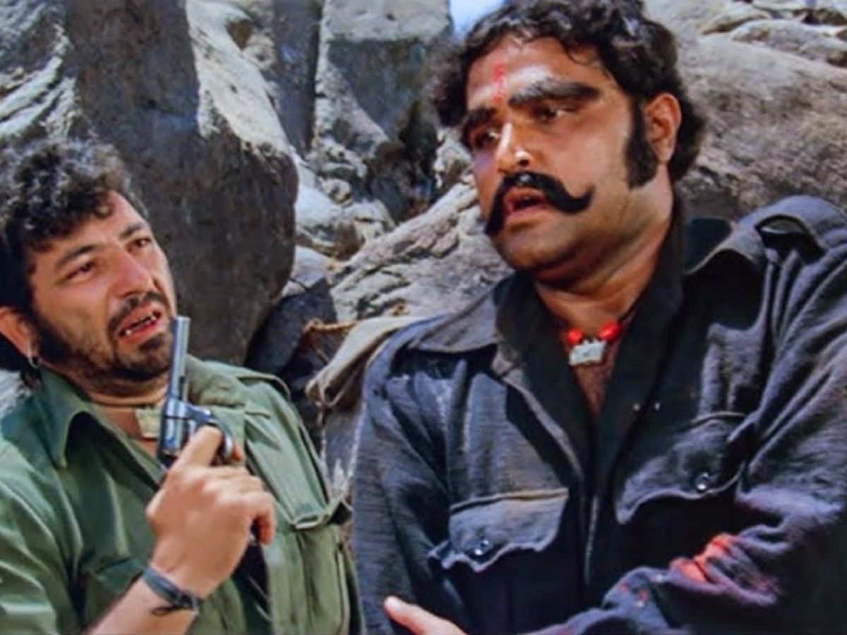 Kitne Aadmi The? Sholay (1975)