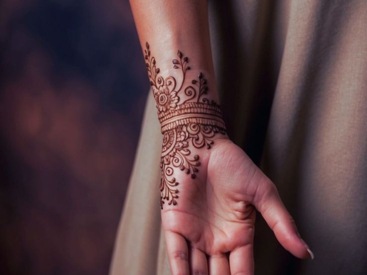 Bracelet-Style Wrist Mehndi
