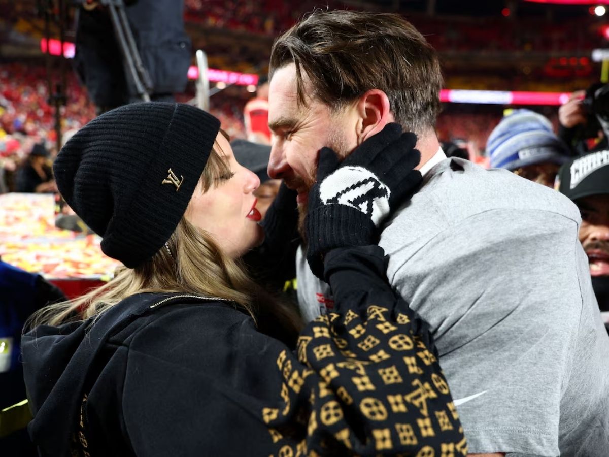 Travis Kelce Wanted to Give Her Phone Number