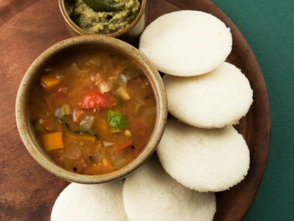 Idli with Sambar and Chutney