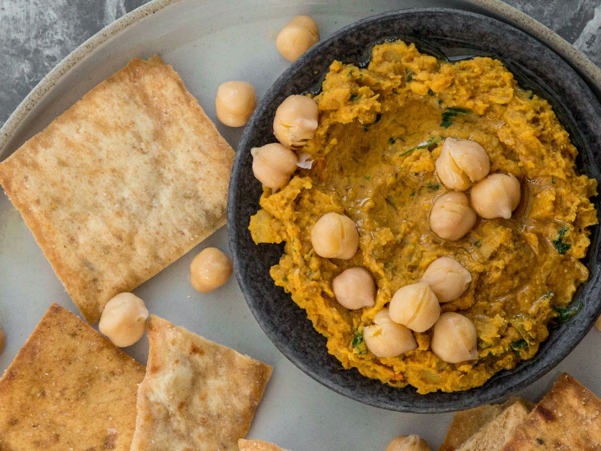 Hummus Dip for Indian Snacks