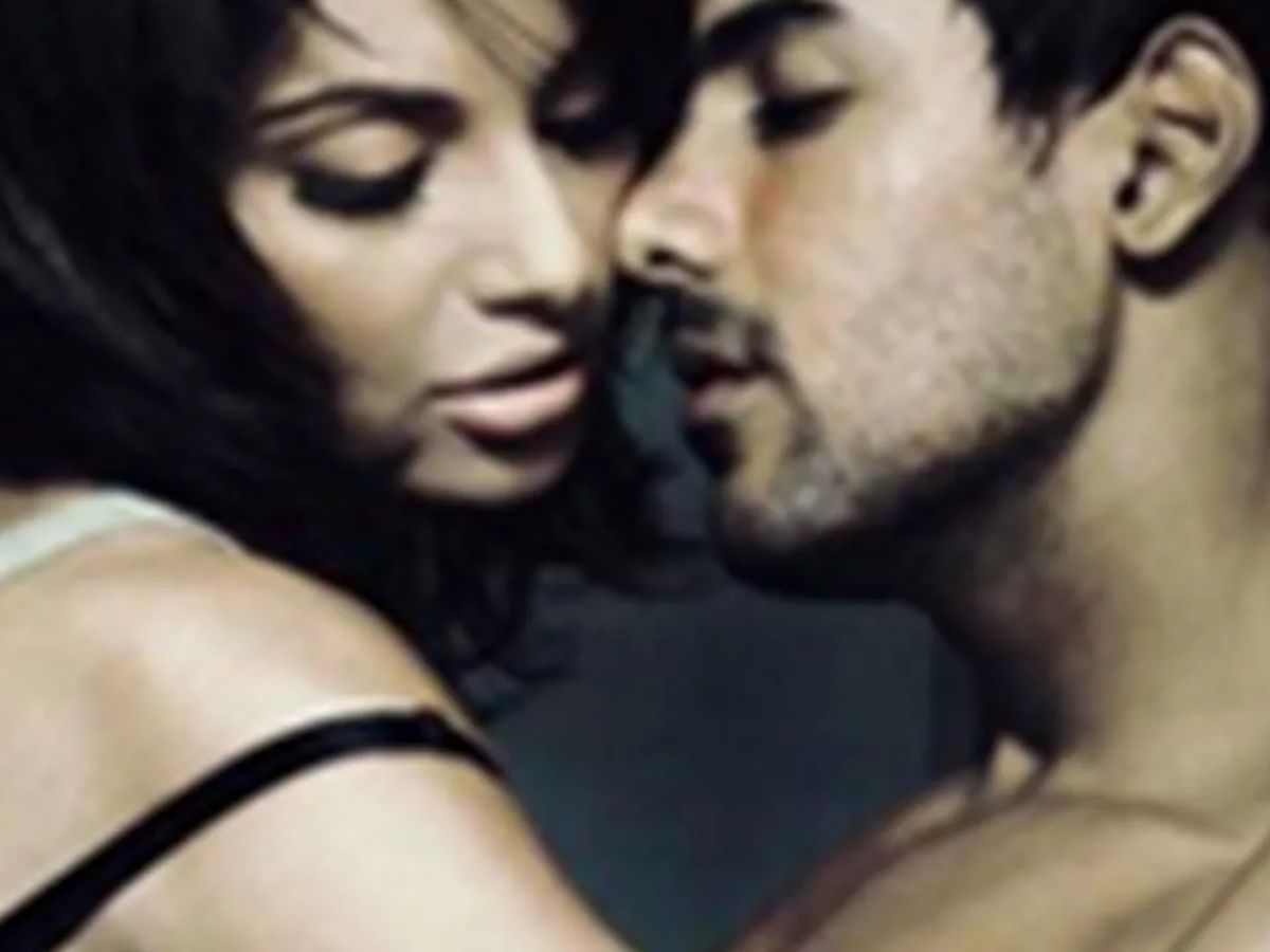 Bipasha Basu- Sizzling Intimacy in Jism