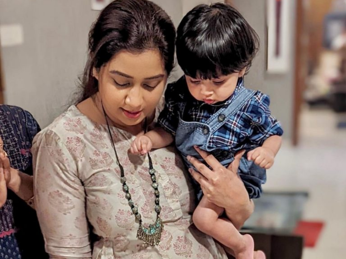 Shreya Ghoshal- Pregnant at age 37