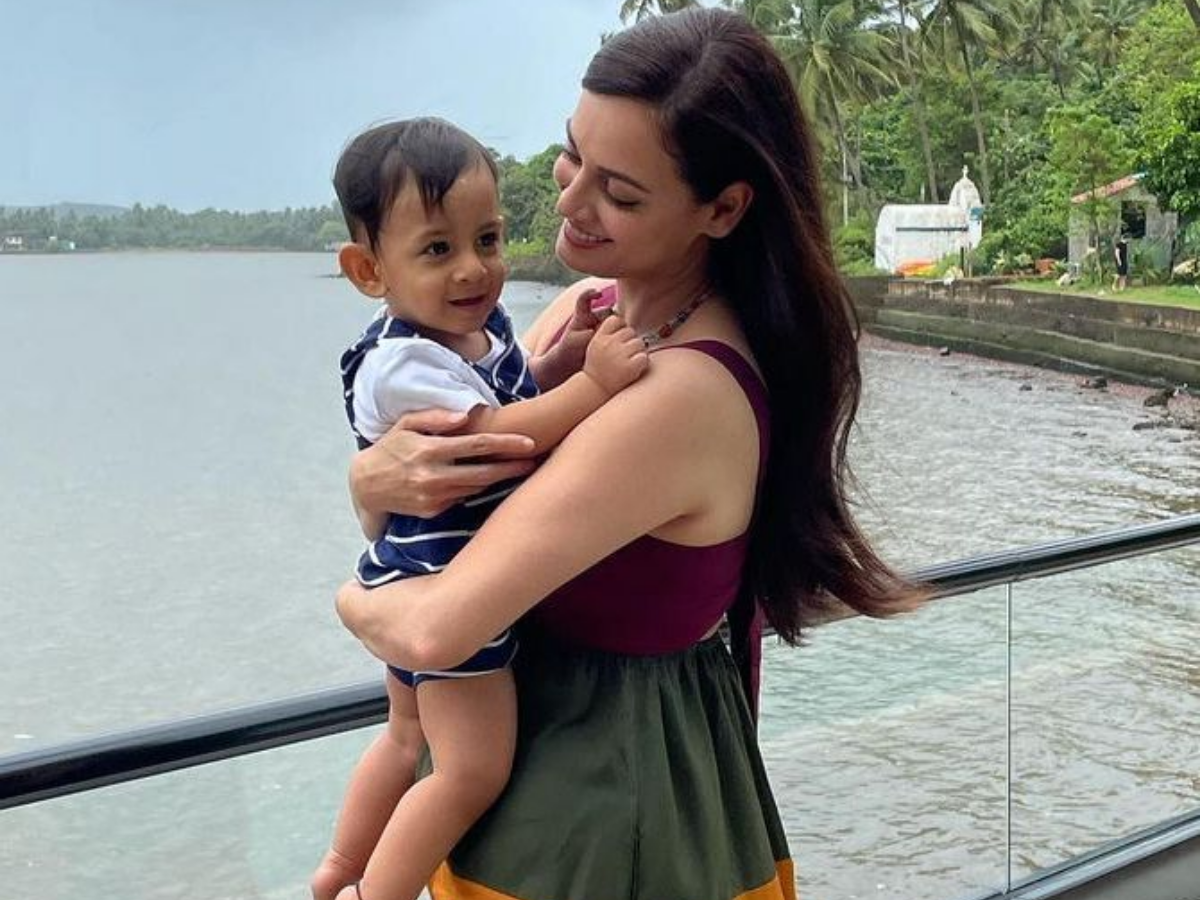 Dia Mirza- Pregnant at age 39