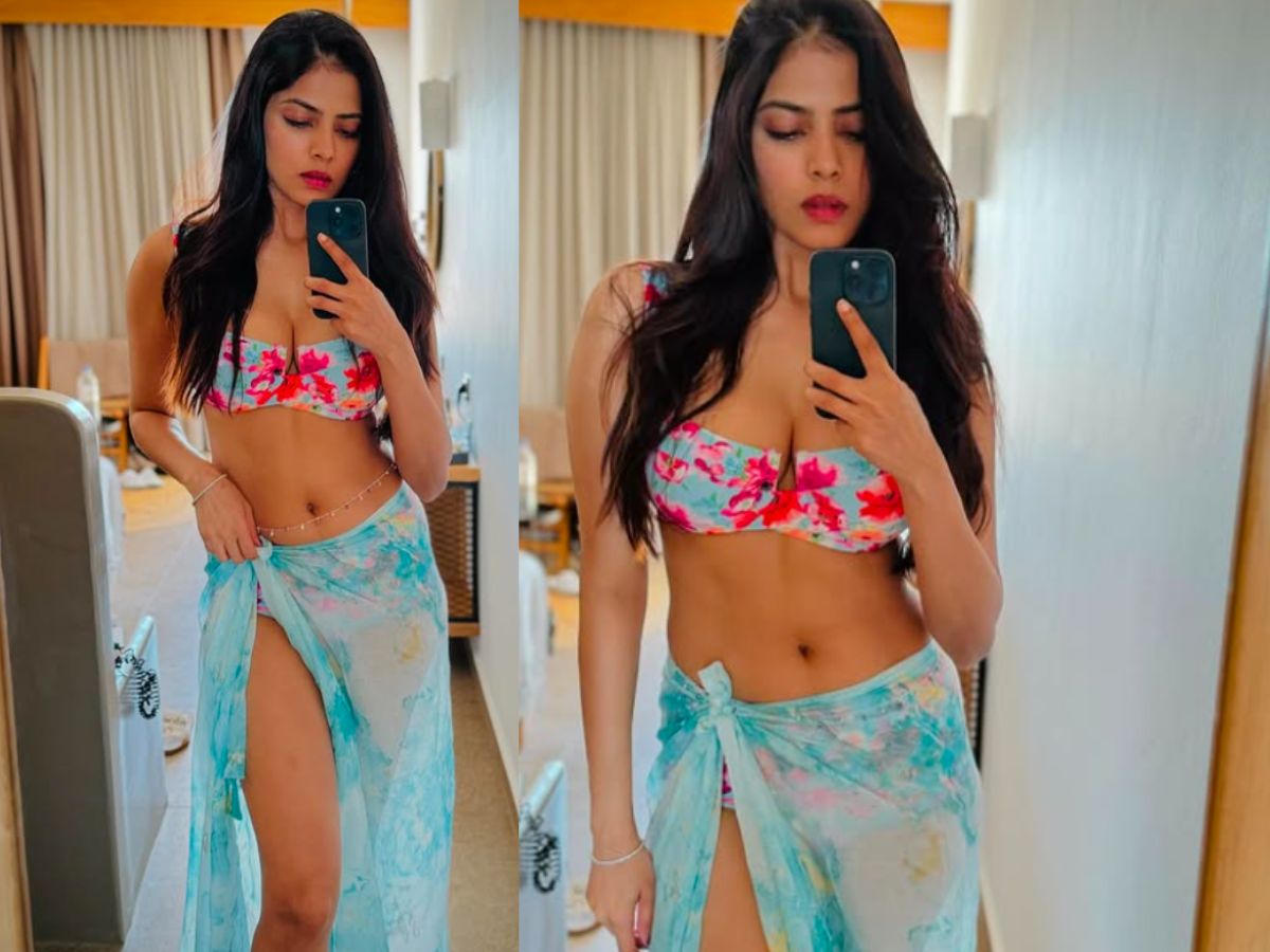 Malavika Mohanan in Bikini