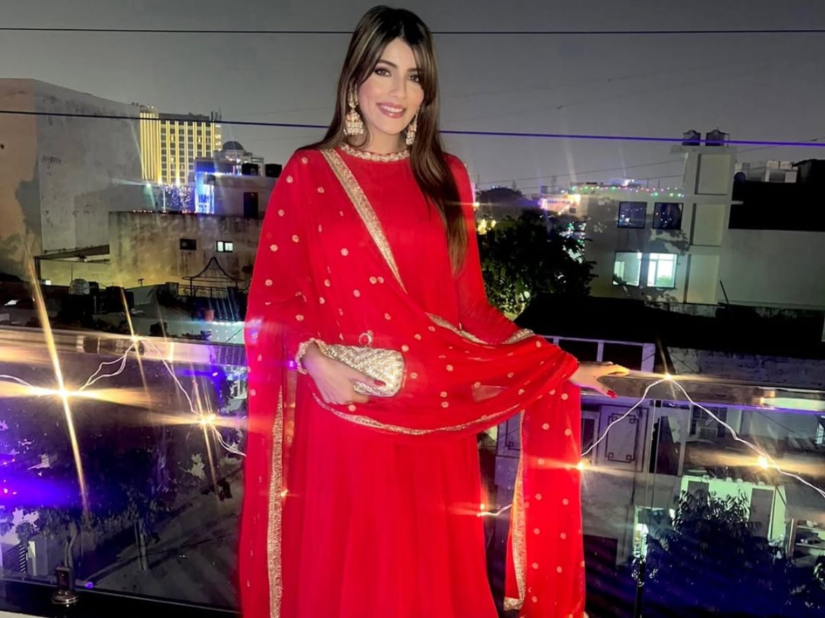 2. Fashion Queen On and Off the Ramp