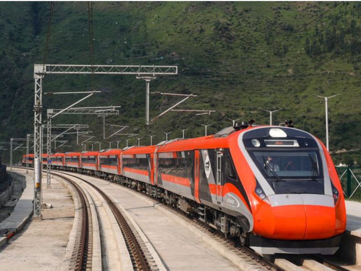 What is the Srinagar-Katra Vande Bharat Stop Schedule at Reasi?