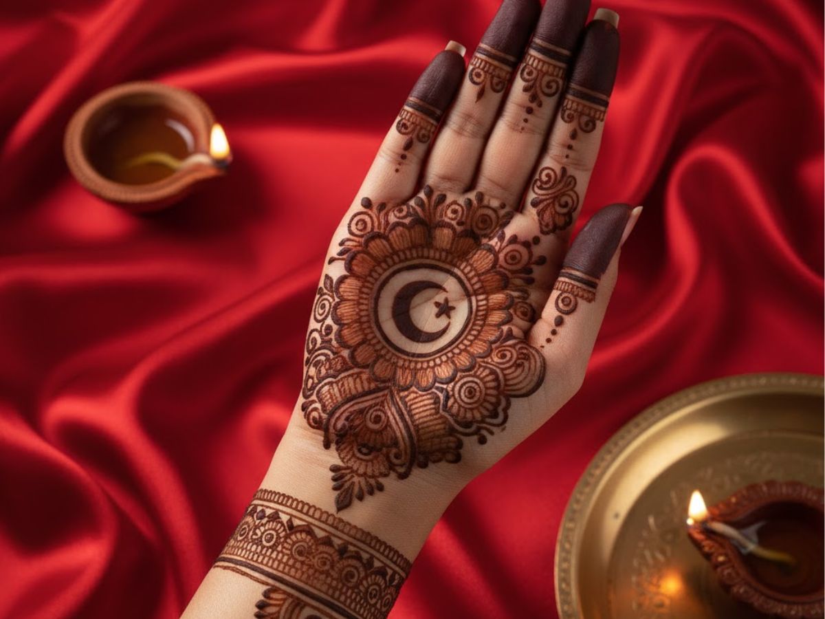 Central Motif and Wristband Mehndi Design