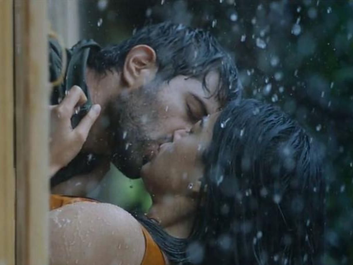 Rashmika & Vijay Kiss