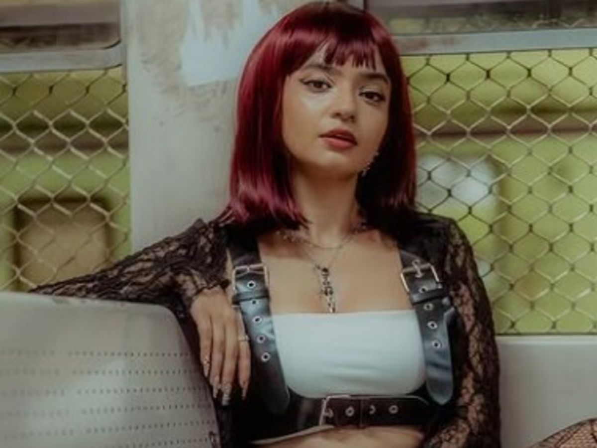 Anushka Sen Launches Her Singing Career With "Chameleon"