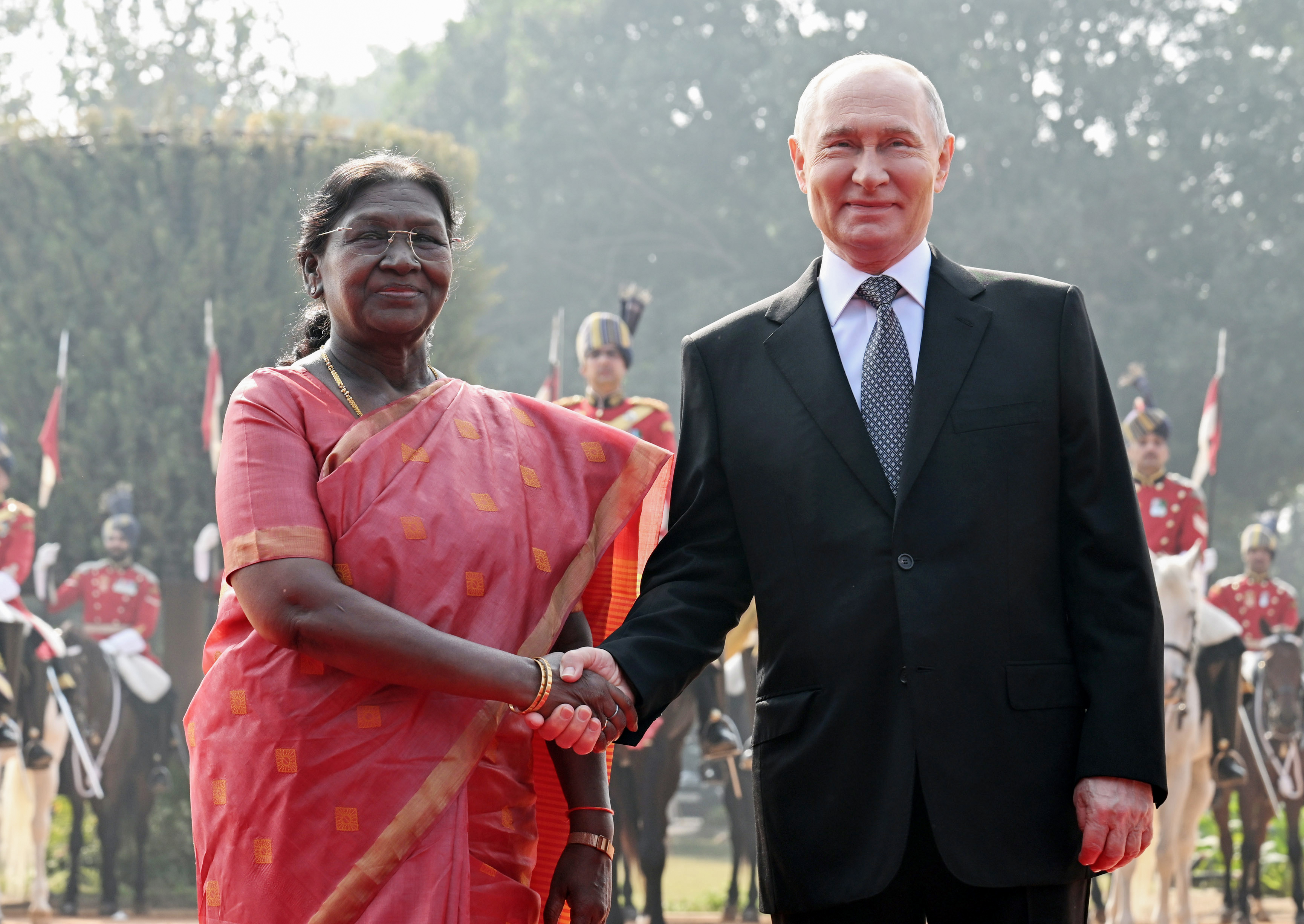 President Droupadi Murmu Meets Russian President Vladimir Putin