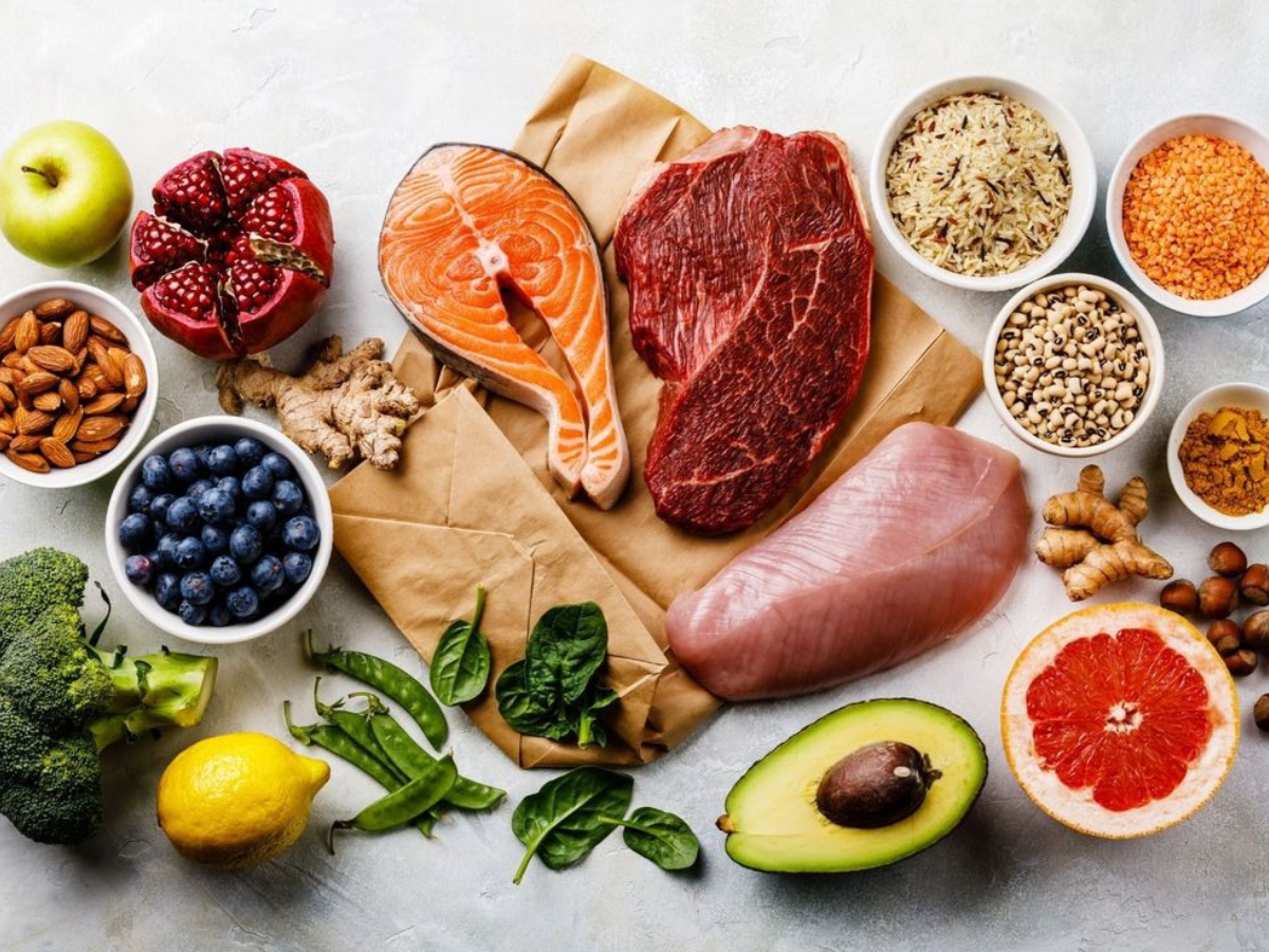 Balanced diet rich in anti-inflammatory foods