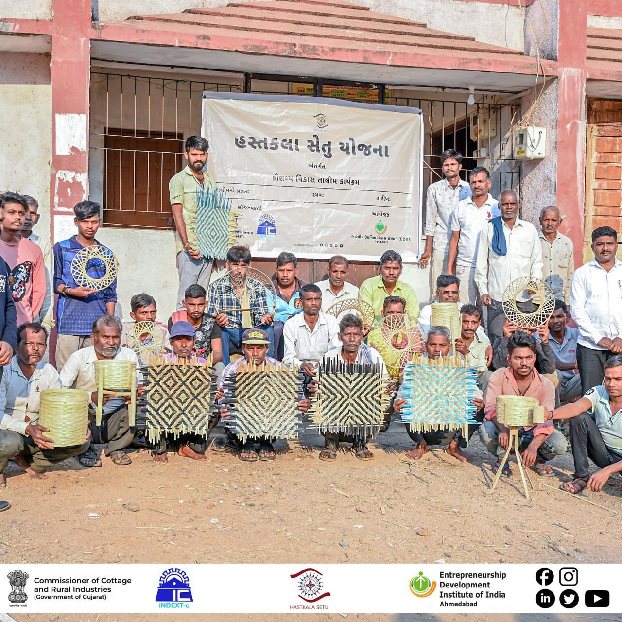 Gujarat government's 'Hastkala Setu Yojana' emerges as strong support for artisans skilled in traditional crafts
