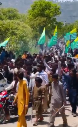 Tensions flare up in PoJK as Pakistani forces shell tear gas on protestors