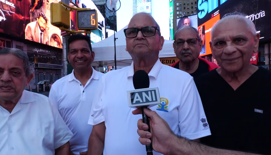 us-om-chants-echo-across-times-square-in-new-york-on-international-yoga-day20260621193001 US: Om chants echo across Times Square in New York on International Yoga Day