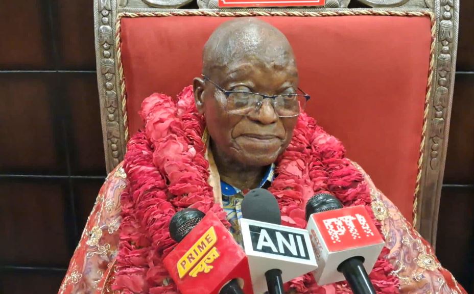 Haridwar: Former South African President Jacob Zuma offers prayers at Dakshin Kali temple