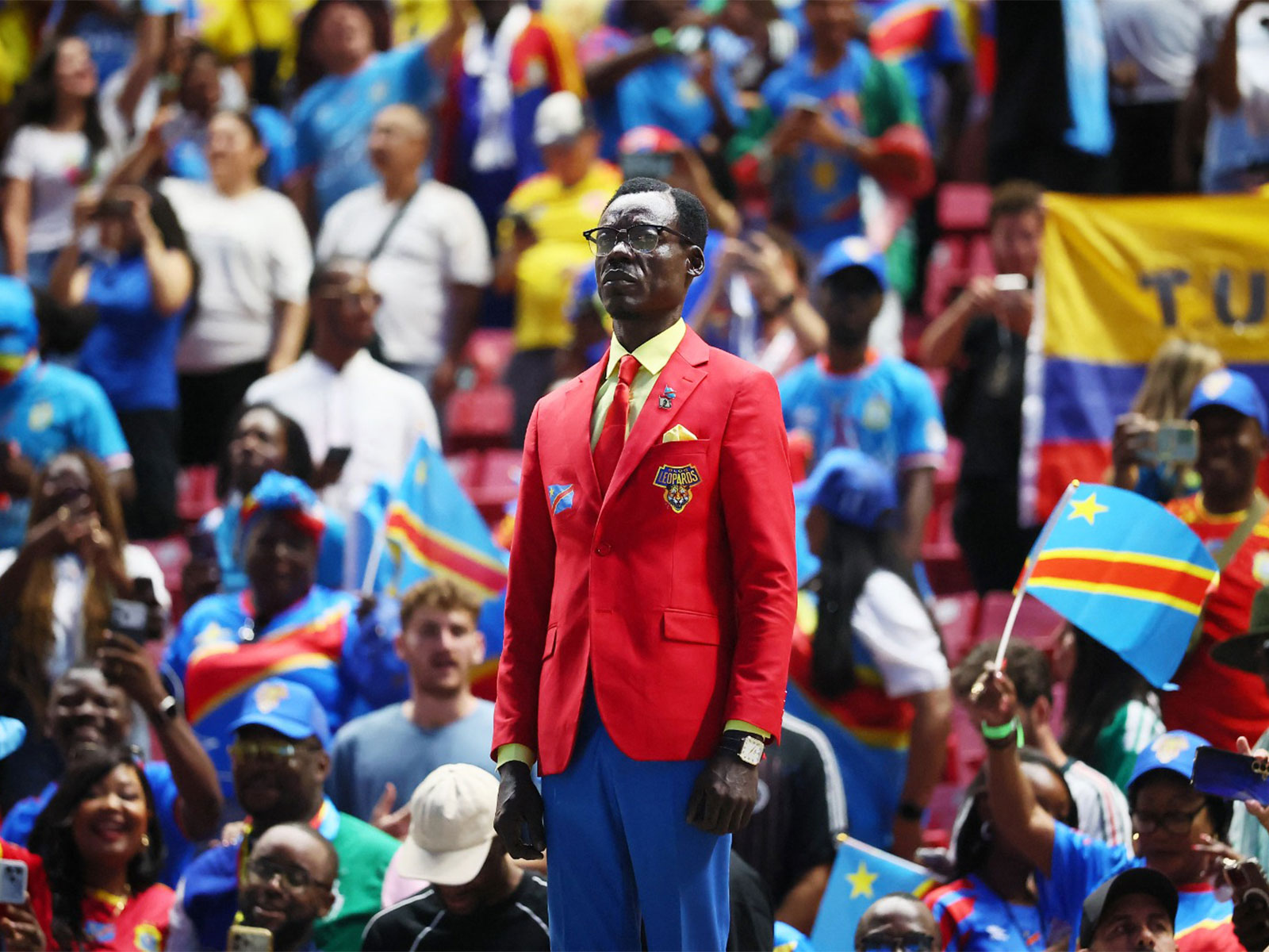 fifa-world-cup-2026-dr-congo-statue-fan-michel-nkuka-spotted-at-colombia-clash20260624095418 FIFA World Cup 2026: DR Congo "statue fan" Michel Nkuka spotted at Colombia clash