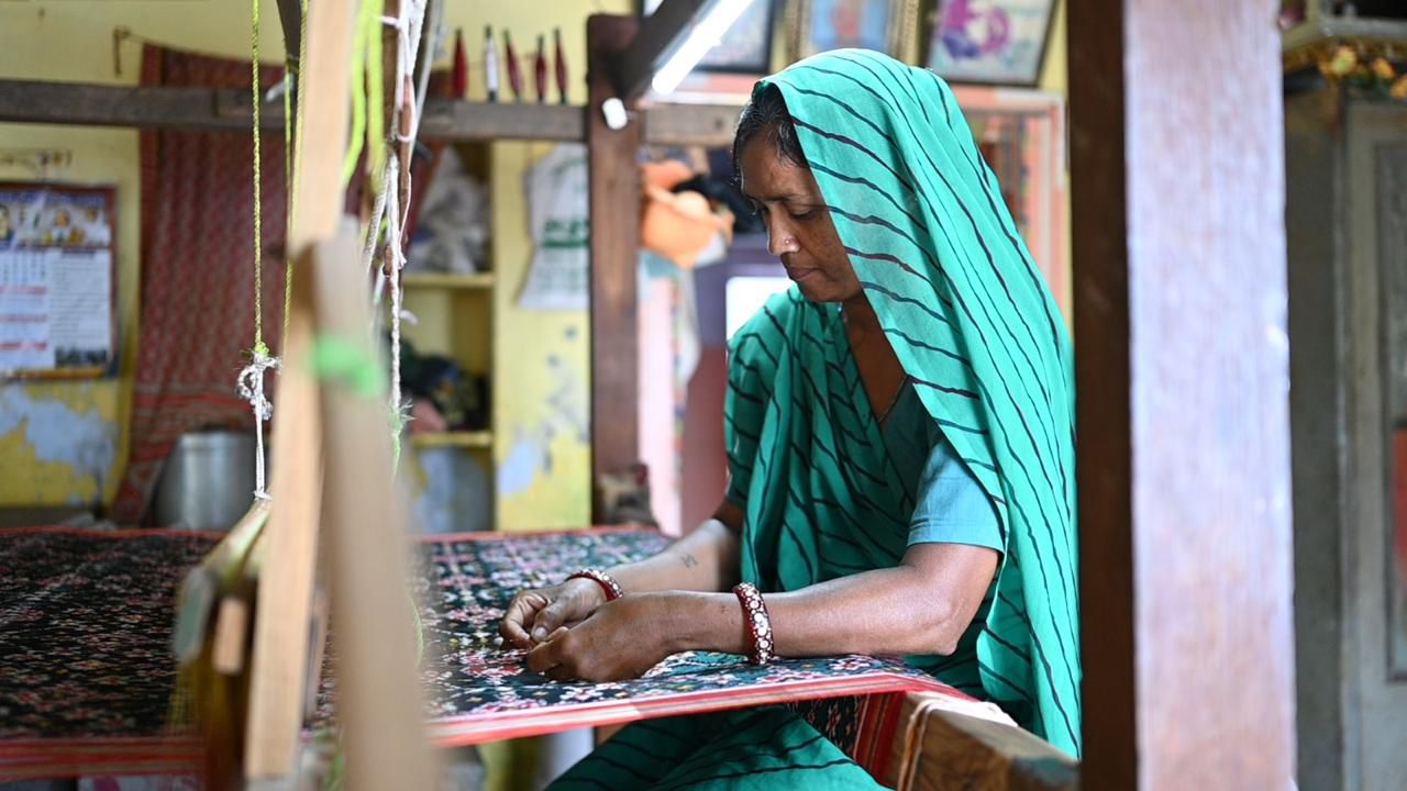 Gujarat government's 'Hastkala Setu Yojana' emerges as strong support for artisans skilled in traditional crafts