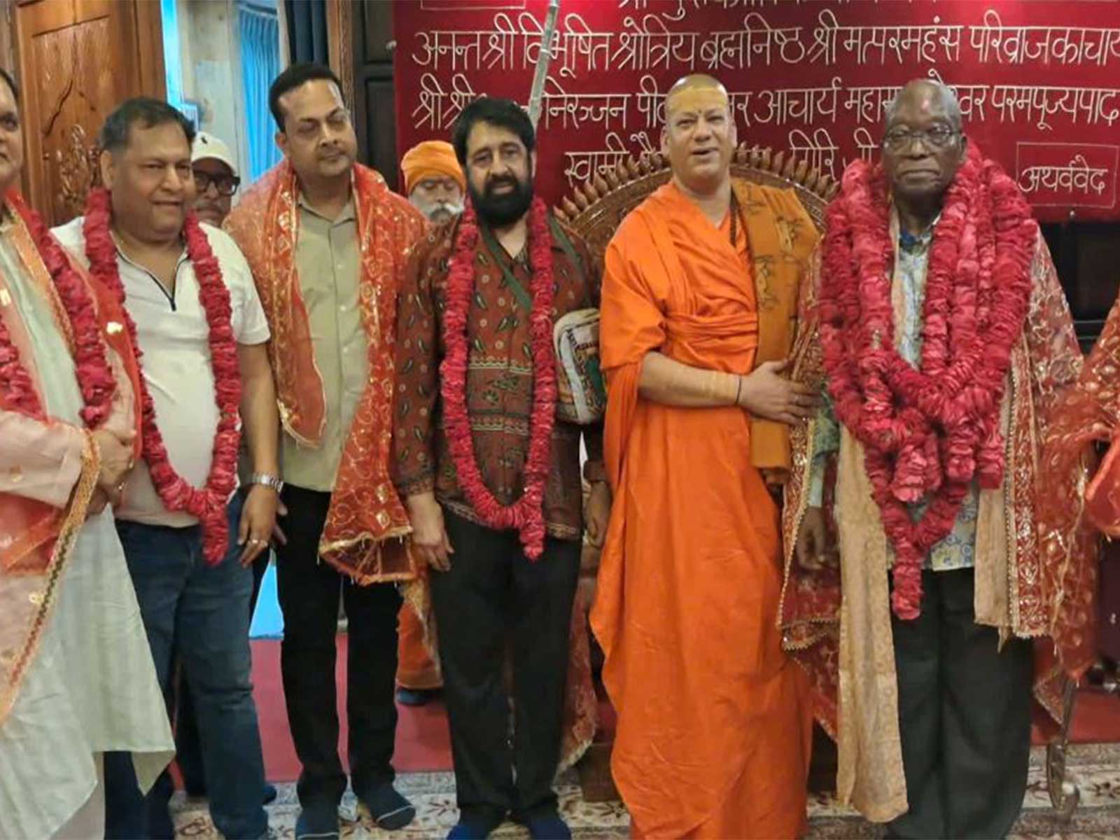 Haridwar: Former South African President Jacob Zuma offers prayers at Dakshin Kali temple
