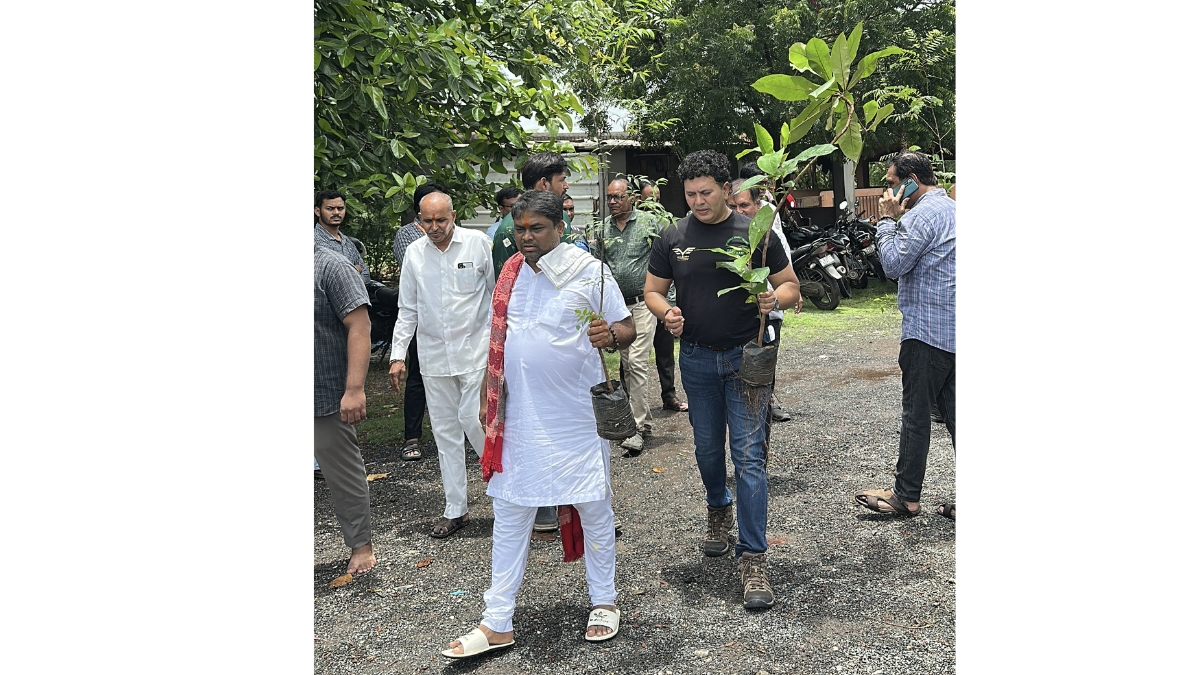 viral-desais-mega-green-drive-at-gangadhara-turns-ashadhi-beej-into-a-celebration-of-sustainability Viral Desai’s Mega Green Drive At Gangadhara Turns Ashadhi Beej Into A Celebration Of Sustainability