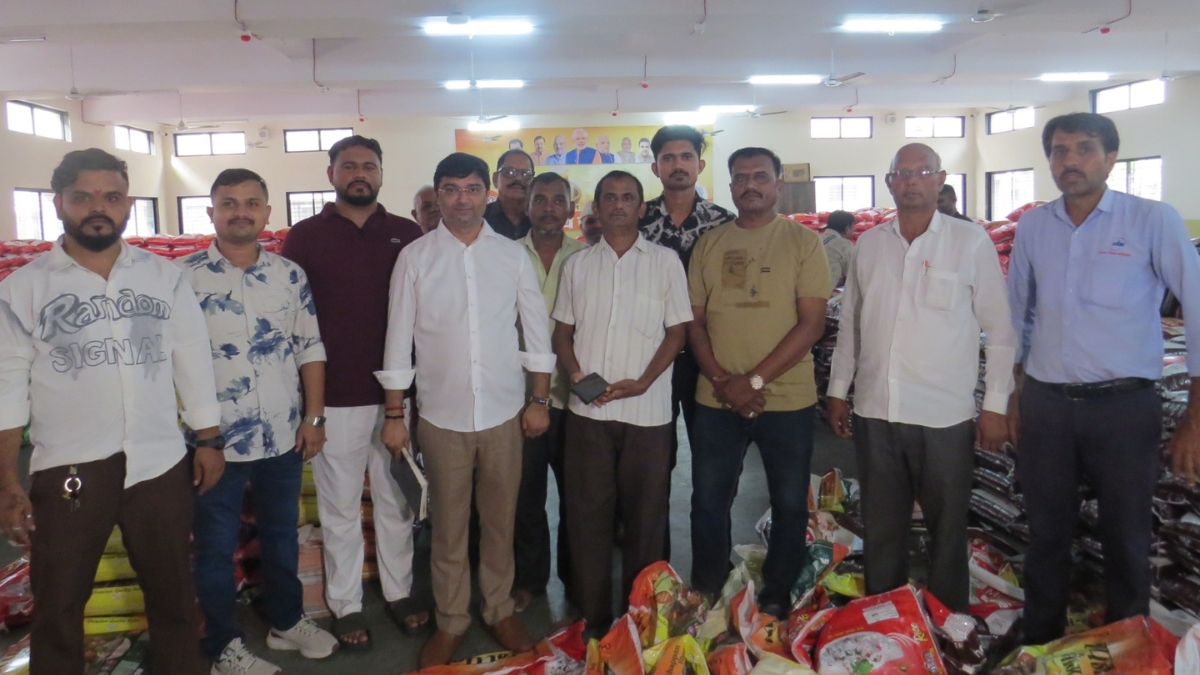 Youth Leader Samrat Bhau Begins Distribution of 15,000 Relief Kits to Flood Victims