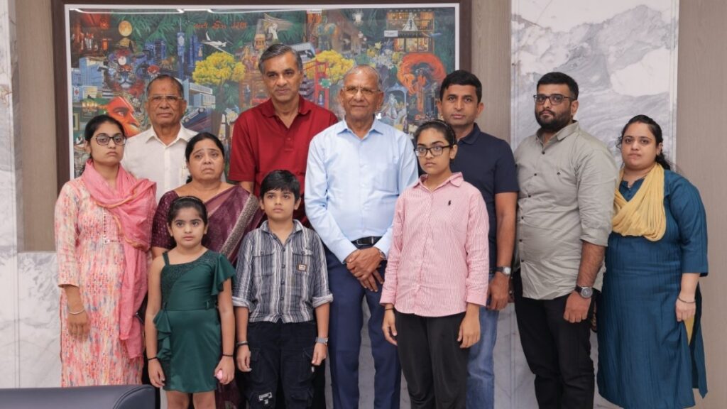 bank-of-india-presents-rs-71-lakh-accidental-insurance-claim-to-family-of-srk-exports-employee Bank of India presents Rs. 71 lakh accidental insurance claim to family of SRK Exports employee